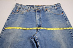 VTG Levis 550 Jeans 34 x 30 90s Relaxed Joker Fade Straight Leg Made USA c.1997