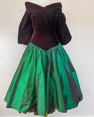 Vintage STUDIBAKER HAWK black velvet/green party dress/gown – c1980s – size 10