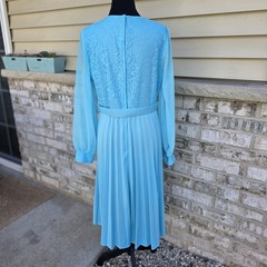 Vintage 1970s Aqua Blue Pleated Dress Lace Vest Set Belted Size 14.5 M/L