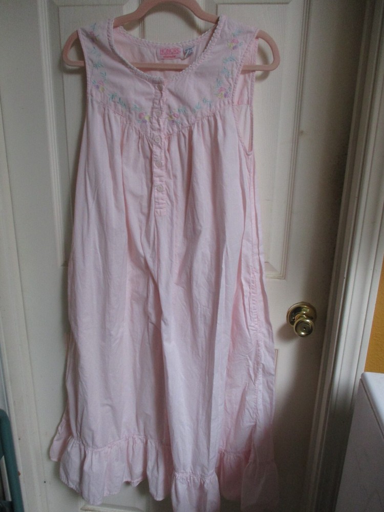 Vintage Honors Intimates Pink Cotton w Lace Embroidery Ruffle Long Nightgown M
