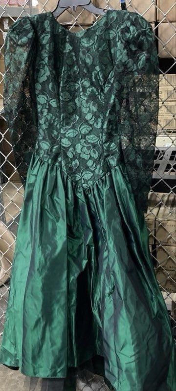 Vintage 80s Loralie Original Women’s Emerald Green Lace Bow Formal Gown Sz 8