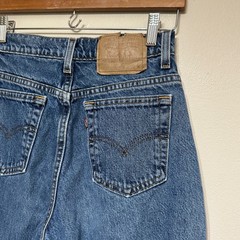 Vintage Levi’s 550 Relaxed Fit High Waist Jeans Womens 25×26 Frayed Blue Denim