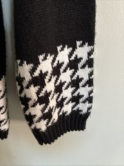 Vintage Black And White Houndstooth Sweater Womens 90s 100% Acrylic M Paper Tag