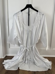 Vintage California Miss White Satin Beaded Lace Nightgown With Robe Size M/L