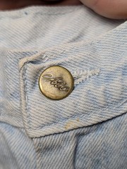 Vtg. 1980s-1990s Women’s Chic USA Light Blue Washed Denim Shorts Size 9 Juniors