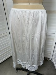 80s 90s Vassarette Half Slip Women’s X-Large 26″ Lace Trim Nylon USA Made