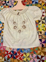 Vintage cream peasant blouse with flower embroidery. 60’s 70’s Boho Hippie