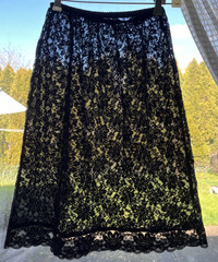 Vintage Deena Black Floral Lace Half Slip 22″ Long Size Small Scalloped Lace Hem
