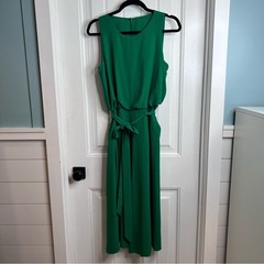 Vince Camuto Bright Green Sleeveless Tie-Waist Midi Cropped Jumpsuit. Size 8.