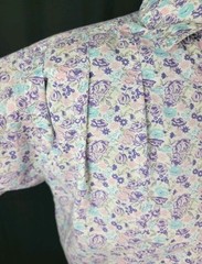 Vtg Licorice S/S White Top w Purple/Pink/Blue Florals Concealed Buttons Size S