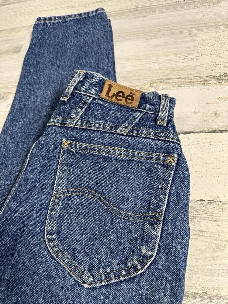 Vintage 90s Lee Jeans Women’s Size 6 High Waist Mom Tapered Denim *See Meas