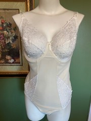 VINTAGE WACOAL 80109 ~ IVORY ~ TAPESTRY FIRM SHAPER BODYSUIT w UNDERWIRE ~ 34DD