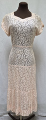 BEAUTIFUL Vintage 1930/40s La Rose Peachy Pink Sheer Lace Dress – Size XS