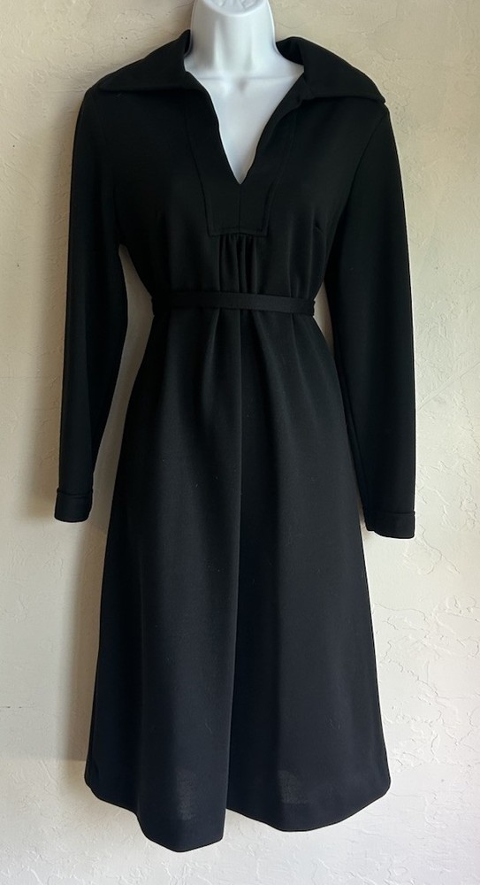 Vintage 70s Sunshine Alley Black Shift Dress 14 Minimalist Academia Classic Tie