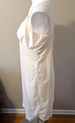 Vintage Bayonne Women’s Full Cream Color Slip w/Matching Lace Size: 38 NWT
