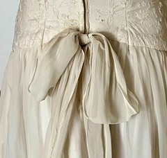 Lovely 1950s Princess, Ballerina Styled Wedding Dress, Creamy Off White, XXS