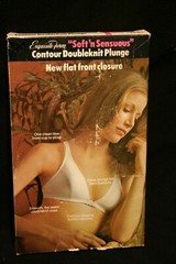 34B VTG 70s NOS Nylon FRONT CLOSE Bra Soft’n Sensuous Exquisite Form P3489 1970s