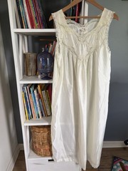 Vtg Barbizon Mid Length Nightgown Ivory pink rose Sexy Light Negligee Cottage M