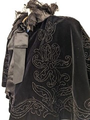 GOTHIC VICTORIAN BLACK SILK VELVET CAPE LACE TRIMMED COLLAR W BEADING