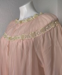Vintage Vanity Fair 1950’s Rare Double Layer Nylon Chiffon Robe Pink/Coral *Read