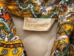 Vintage 70s Penneys Loungewear Paisley Hostess Gown Quilted House Coat Robe Maxi