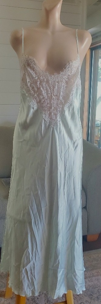 Vintage Silver Tag OLGA Silky SATIN & Lace Seafoam Nightgown, Sz. L, EXC; Rare!