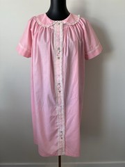 Vintage 60s Gilead Women’s L Pink Housecoat Duster Robe Embroidery Lace Granny