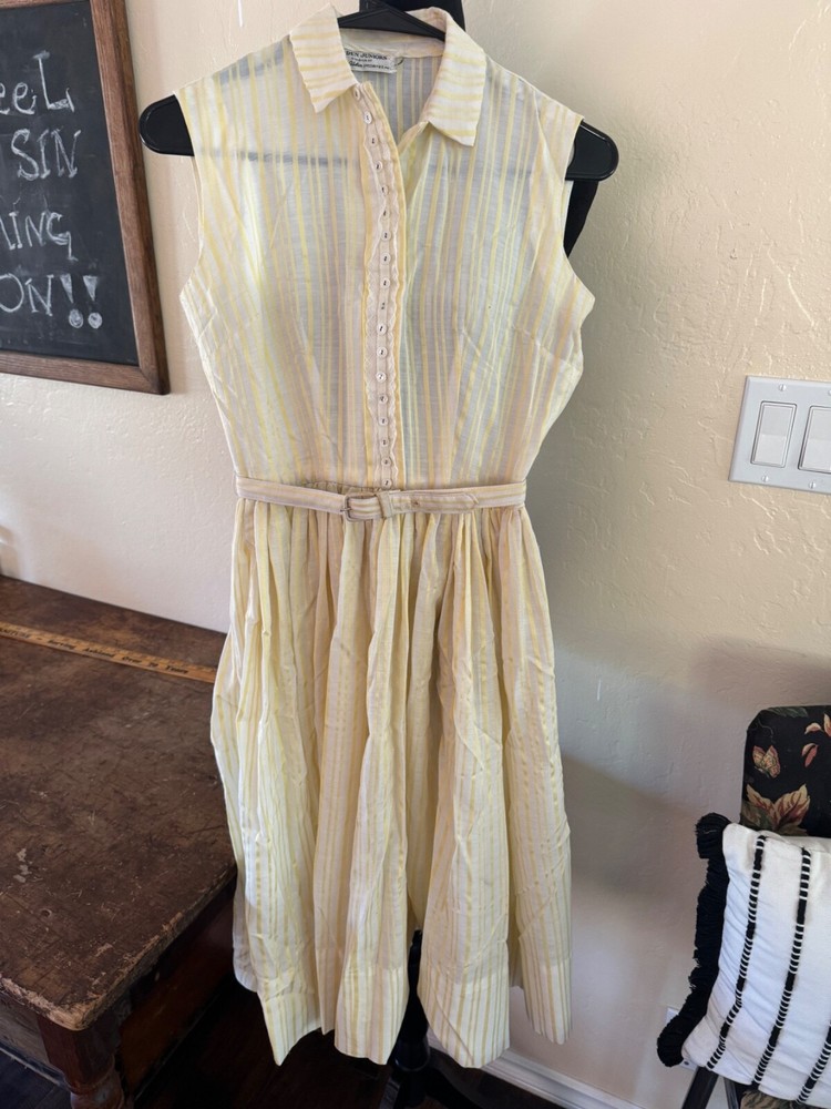 Vintage 1950s Dress / Jerry Gilden Spectator Fit and Flare, FULL Circle Skirt