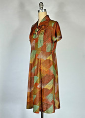 Vintage 1970’s lightweight nylon knit earth tone abstract print day dress Medium