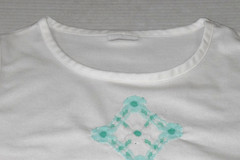 Vintage Sleeveless Top Size S 60s White Turquoise Lace Diamond Applique