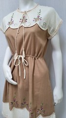 Vintage 1970s Cotton Crinkle Gauze Dress w/ Embroidered Flowers – Size M