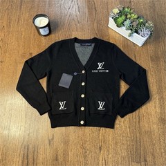Cute Women’s Authentic Louis Vuitton 100% Laine Wool Cardigan! Made In Italy!