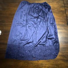 Vanity Fair Women’s Medium Nylon Navy Blue Lace Slip Skirt Vintage
