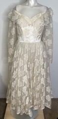 VTG 50s 60s Floral Lace Wedding Dress 34″ Bust 4 6 Full Skirt Off the Shoulder