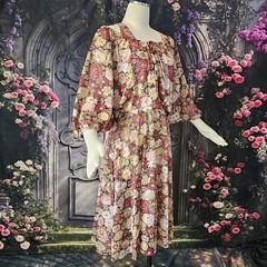 Vintage 1970s Dress Flowy Floral Dolman Sleeves Back Slit