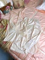 Vintage 70s Maidenform Cream Slip Set, Lace Bodice Top & Matching Skirt