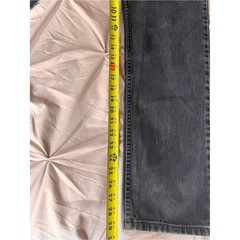 Vintage Levi’s 550 made in USA hard to find smaller size charcoal wash. Y2K