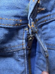 True vintage 1970s high waisted light wash flare bell bottom denim jeans
