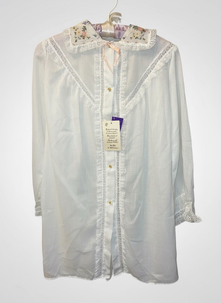 VTG IRIS by Bert Yelin Hand Embroidered Button Down Night Gown