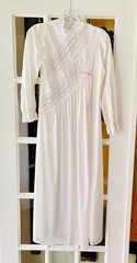 Vintage Robe Off White Lace Pink Ribbon Long Sleeve SZ XS/S? Womens Fairy Bridal