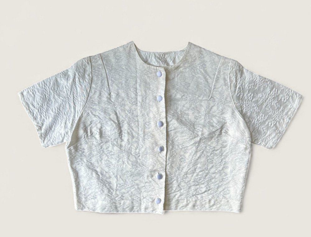 Vintage 1950s Jubilee New York White Brocade Cropped Blouse Button Front Short S