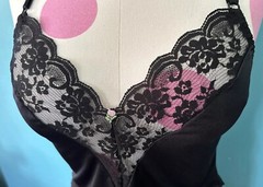 Vtg Chantilly Maidenform Black Cami Sz 32 Lace Trim Silky Nylon Second Skin