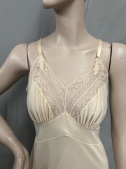 1950’s – 1960’s Nylon Full Slip