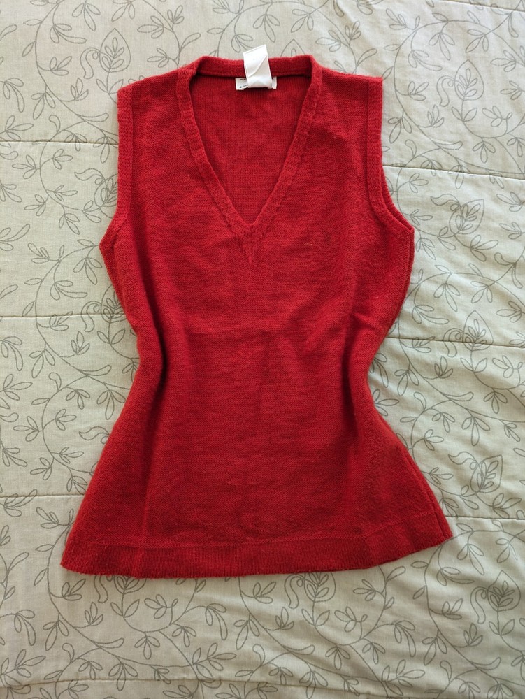 Vintage 90’s Lambs Wool Red Sweater Vest Made In Italy 14.5×22