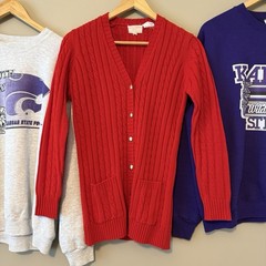 Vintage 1980s (possibly late 1970s) Hong Loomed Hand Fashioned Acrylic Sweater L