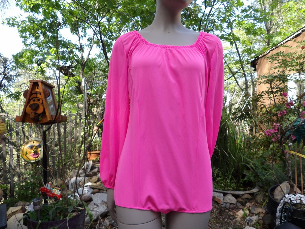 VTG BEVERLY VOUGE CALIF WOMENS HOT PINK NYLON DANCE BODY SUIT SZ S