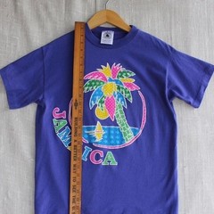 Vintage single stitch Jamaica T-shirt from Ross International. 100% cotton OS