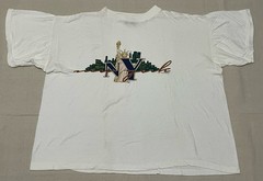 VINTAGE New York City T-Shirt Women’s Sz M Cropped Fit Oversized White Statue