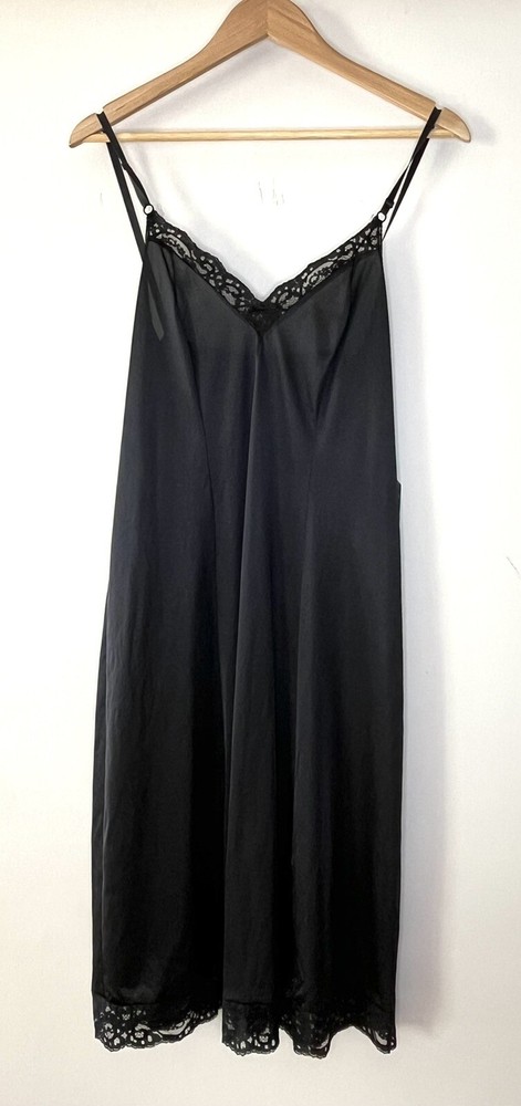 Vintage Slip Sears ISN’T IT DEVINE Knee Black Womens Size 36 / Small Goth Sissy