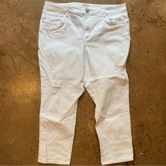 Ann Taylor Loft white distressed stretch curvy skinny cropped capri jeans